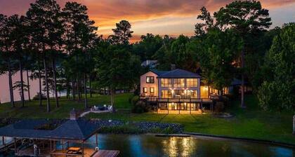 "Sunset Pointe" Exceptional Lake-front Home