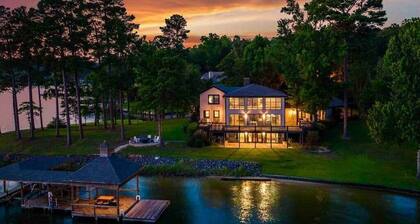 "Sunset Pointe" Exceptional Lake-front Home