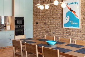Dining - Flinders Premium 3 Bedroom Townhouse (Flinders)