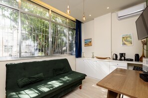 TV - Studio Green w/ AC | 5 min to Copacabana Beach (Rio de Janeiro)