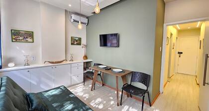 Studio Green w/ AC | 5 min to Copacabana Beach