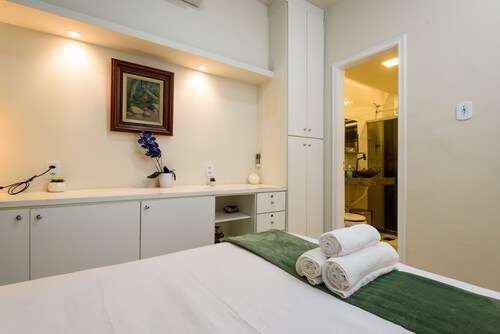 Studio Green w/ AC | 5 min to Copacabana Beach