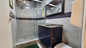 Bathroom - Blue Studio 5 minutes from Copacabana Beach (Rio de Janeiro)