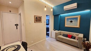 TV - Blue Studio 5 minutes from Copacabana Beach (Rio de Janeiro)