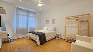 1 quarto, ferros/tábuas de passar roupa, acesso à internet