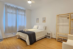 1 bedroom, iron/ironing board, Internet, bed sheets - Beach Breeze Studio 5 Mins from Copacabana Beach (Rio de Janeiro)