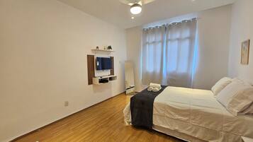 1 quarto, ferros/tábuas de passar roupa, acesso à internet