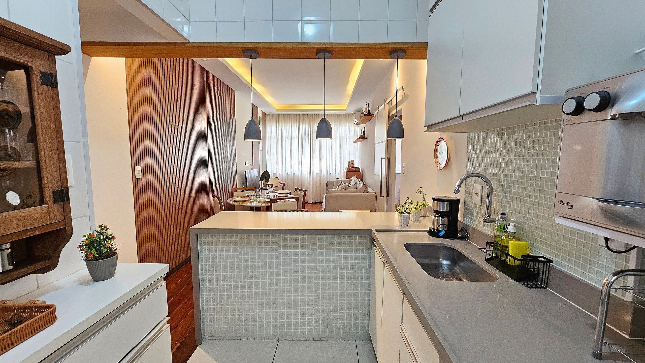 Fridge, microwave, oven, coffee/tea maker