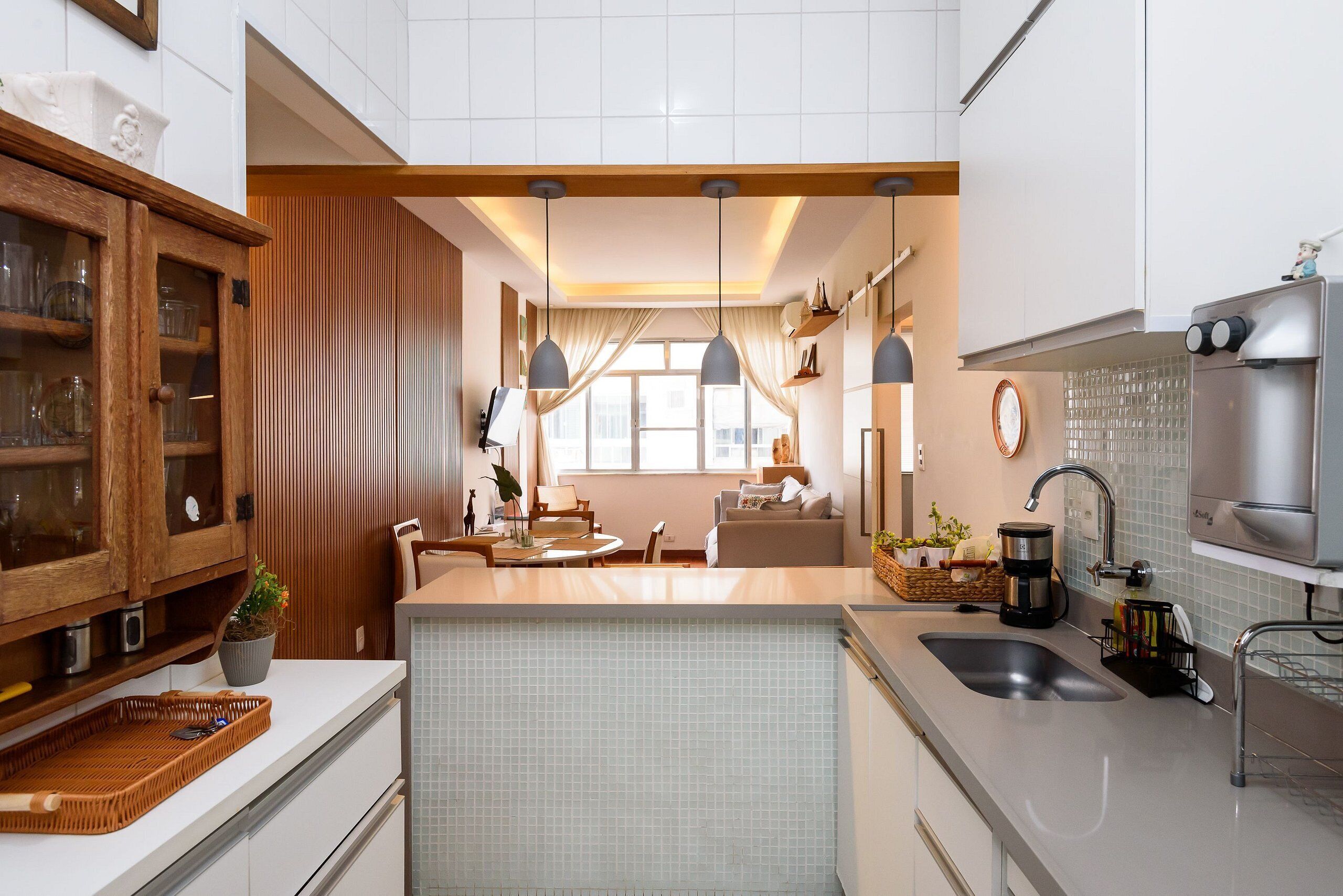 Fridge, microwave, oven, coffee/tea maker
