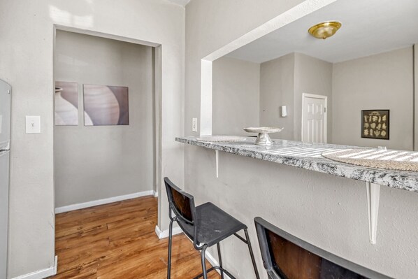 Interior - Charming Baltimore 1BR Steps from Hopkins (Baltimore)