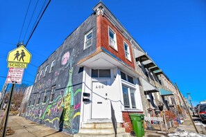 Exterior - Charming Baltimore 1BR Steps from Hopkins (Baltimore)