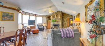 Peaceful 3BR 2.5BA Retreat Near The Marina With Pool And Outdoor Living