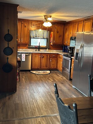 Unclassified image, 2 of 15, button