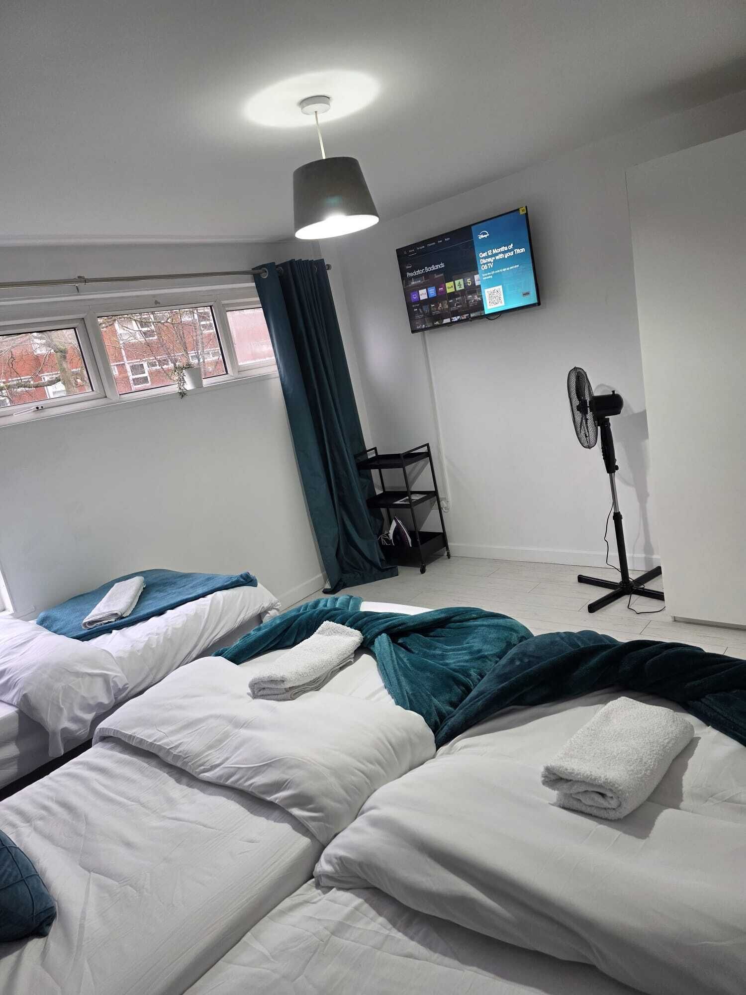 2 bedrooms, iron/ironing board, internet, bed sheets
