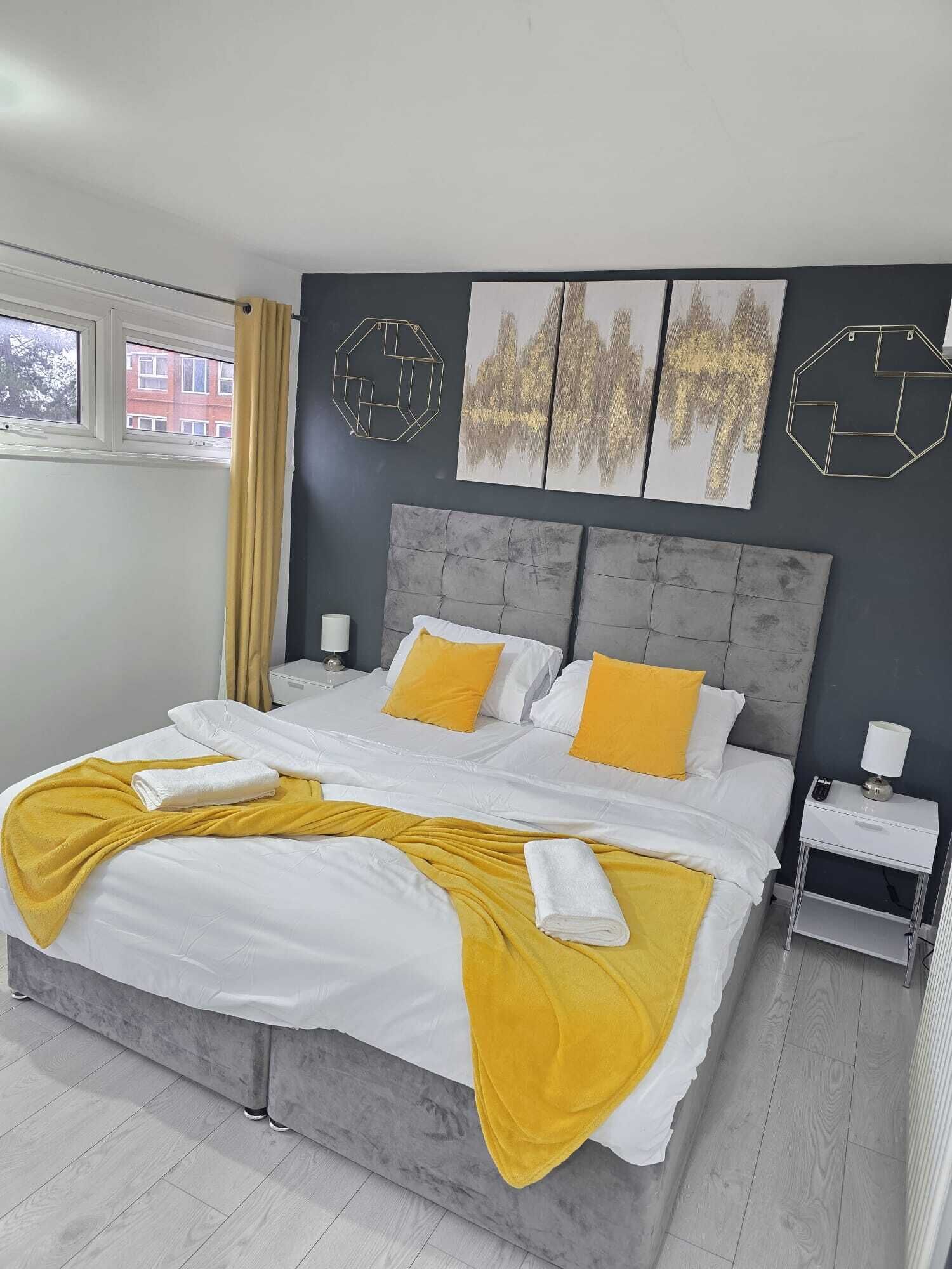 2 bedrooms, iron/ironing board, internet, bed sheets