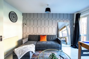 Living area - 2 Bed Smart Stay in Five Ways (Birmingham)