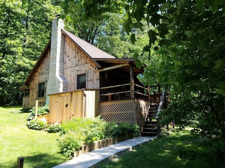 Exterior. Old Man's Haven - Cabin 2