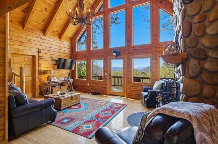 Mountain View Log Cabin W Hot Tub & Foosball - Bryson City, NC