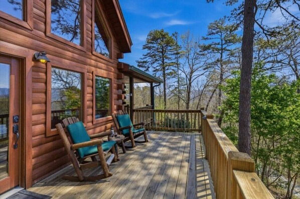 Terrace/patio - Mountain View Log Cabin w Hot Tub & Foosball (Bryson City)