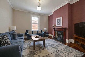 Living area - Meltham on March - 4 Bed, CBD, Heritage Dream (Orange)