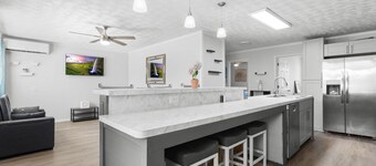 The Red Roof River Cottage - Home in Steinhatchee