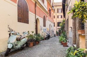 Property grounds - Secret Patio Apartment in Monti • Steps from Colosseum • Il Patio al Colosseo (Roma)