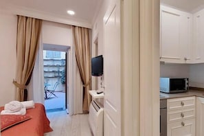 1 chambre, fer et planche à repasser, Wi-Fi gratuit, draps fournis