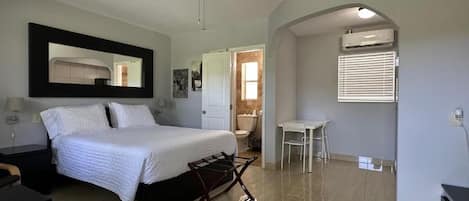 Studio, Pool View | Blackout curtains, iron/ironing board, free WiFi