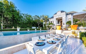 Outdoor dining - Luxury Awaits at Casa de Campo: A Stunning Five-Bedroom Retreat (Casa De Campo)