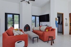 TV - Modern Oasis: Pristine Villa w/ Pool & Garden (Agua de la Costa)