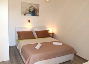 Iron/ironing board, WiFi, bed sheets - A3 comfortable apartment with terrace, garden and sea view (Barbat na Rabu)