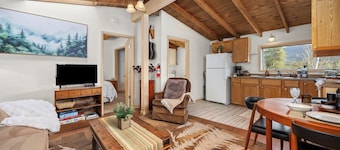 1-bedroom cabin with views in Black Hawk perfect for a getaway