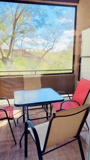 Dining - Spacious 3-bedroom condo in Catalina Foothills (Tucson)