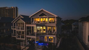 Exterior - Spacious 7-bedroom estate with AC in amazing Panama City Beach (Panama City Beach)