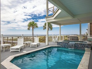 Pool - Spacious 7-bedroom estate with AC in amazing Panama City Beach (Panama City Beach)