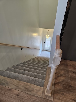 Interior - Gorgeous 2-bedroom apartment in New Harmony (New Harmony)