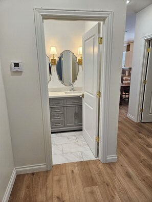 Interior - Gorgeous 2-bedroom apartment in New Harmony (New Harmony)