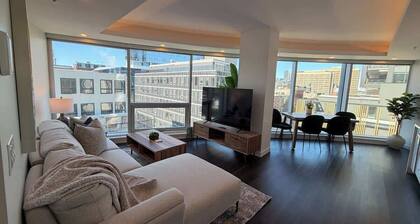 Waterfront, large 2 BR / 2 Bath with 6 appliances