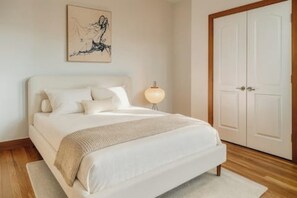 2 chambres, fer et planche à repasser, Wi-Fi, draps fournis