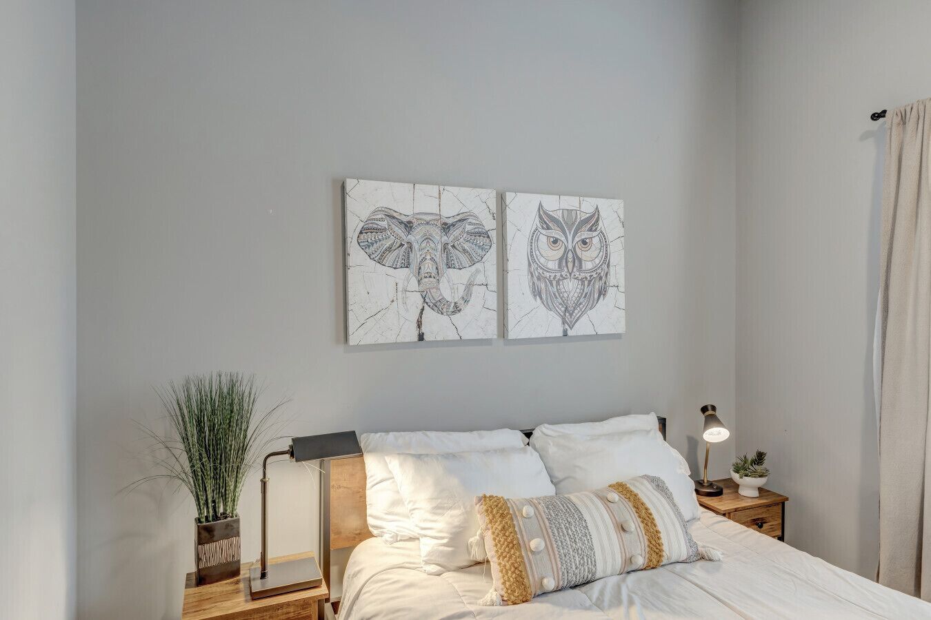 4 slaapkamers, een bureau, een strijkplank/strijkijzer, wifi
