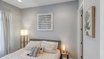 4 bedrooms, desk, iron/ironing board, WiFi