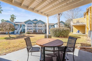 Outdoor dining - Easy Days At Club Island (Kissimmee)