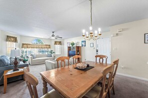 Interior - Easy Days At Club Island (Kissimmee)