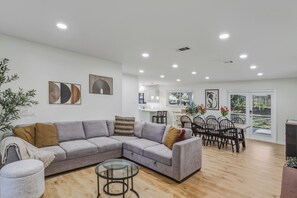 TV - Brand New 4 Bedroom Home Near LSU & Hospitals Single Level Living in Baton Rouge (Baton Rouge)
