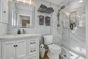 Shower, hair dryer, towels, soap - Brand New 4 Bedroom Home Near LSU & Hospitals Single Level Living in Baton Rouge (Baton Rouge)