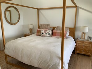 4 chambres, fer et planche à repasser, Wi-Fi, draps fournis