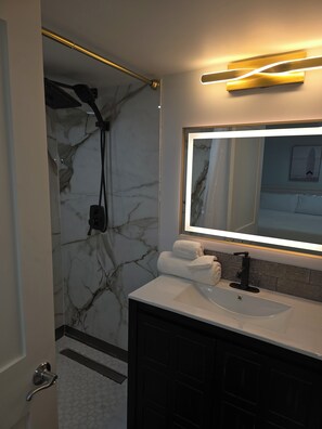 Bathroom - The Hidden Pearl Retreat at Weeki Wachee (Spring Hill)