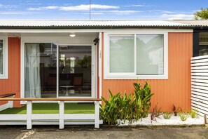 Exterior detail - Sunny St Clair Beach Nook (Dunedin)