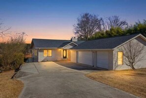 Exterior - The Goldeneye Getaway with Dock! (Gainesville)