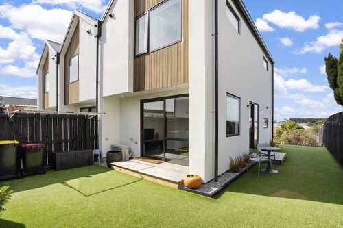 Musselburgh Rise Townhouse